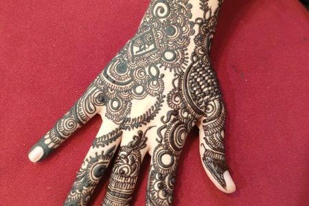 SIGNATURE Hair & MakeUp Studio 3